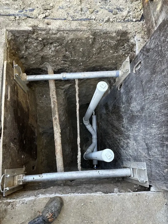 Experienced plumber completing Drain Cleaning work in Cisco
